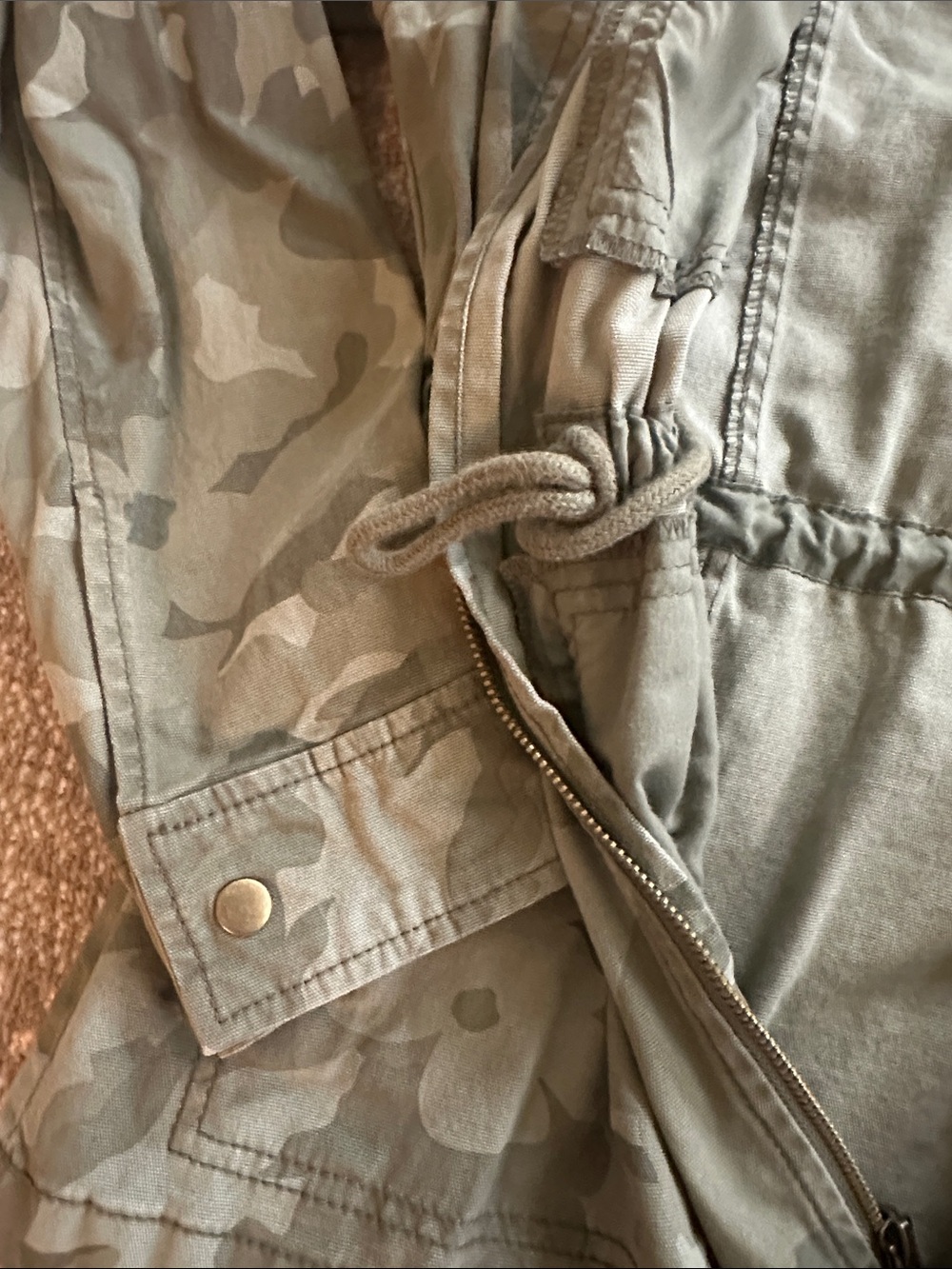 Camo Drawstring Jacket - Picture 3 of 4